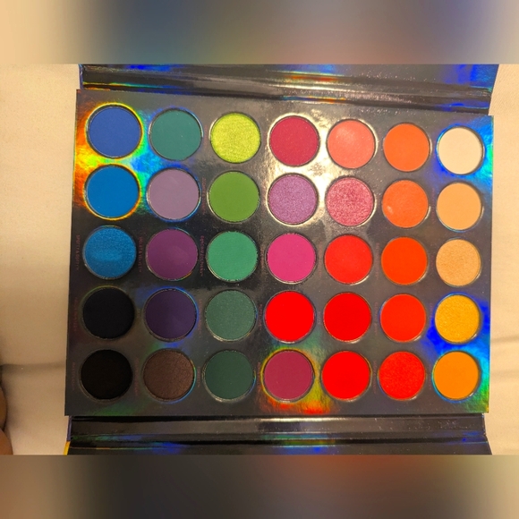 LISA FRANK x MORPHE | 35B alien eyeshadow palette - Picture 5 of 5